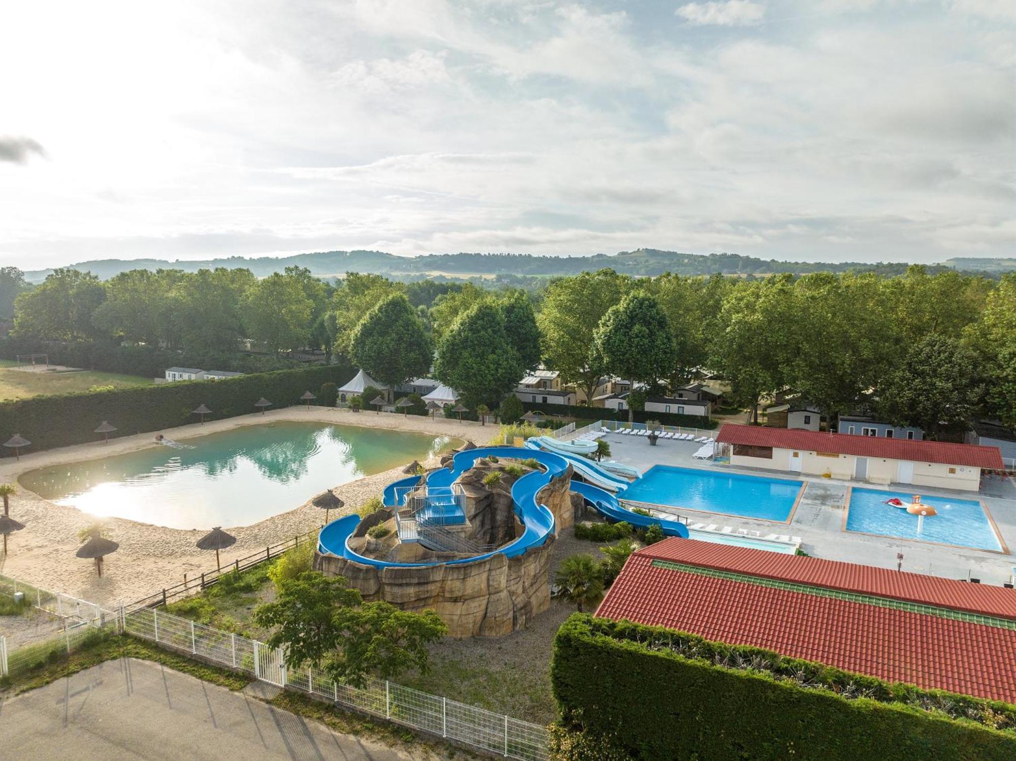 Camping Chateau De Galaure Chateauneuf-de-Galaure 外观 照片