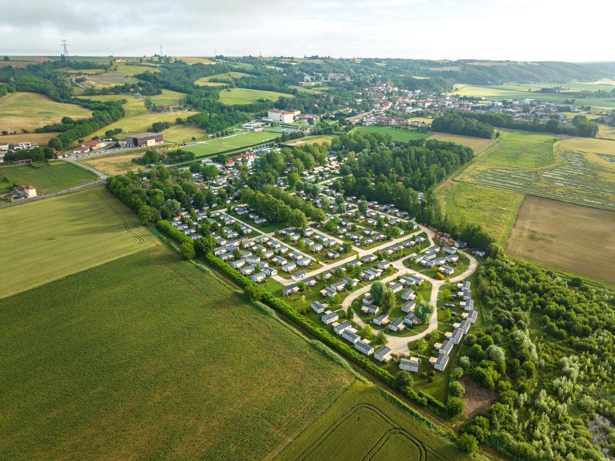 Camping Chateau De Galaure Chateauneuf-de-Galaure 外观 照片