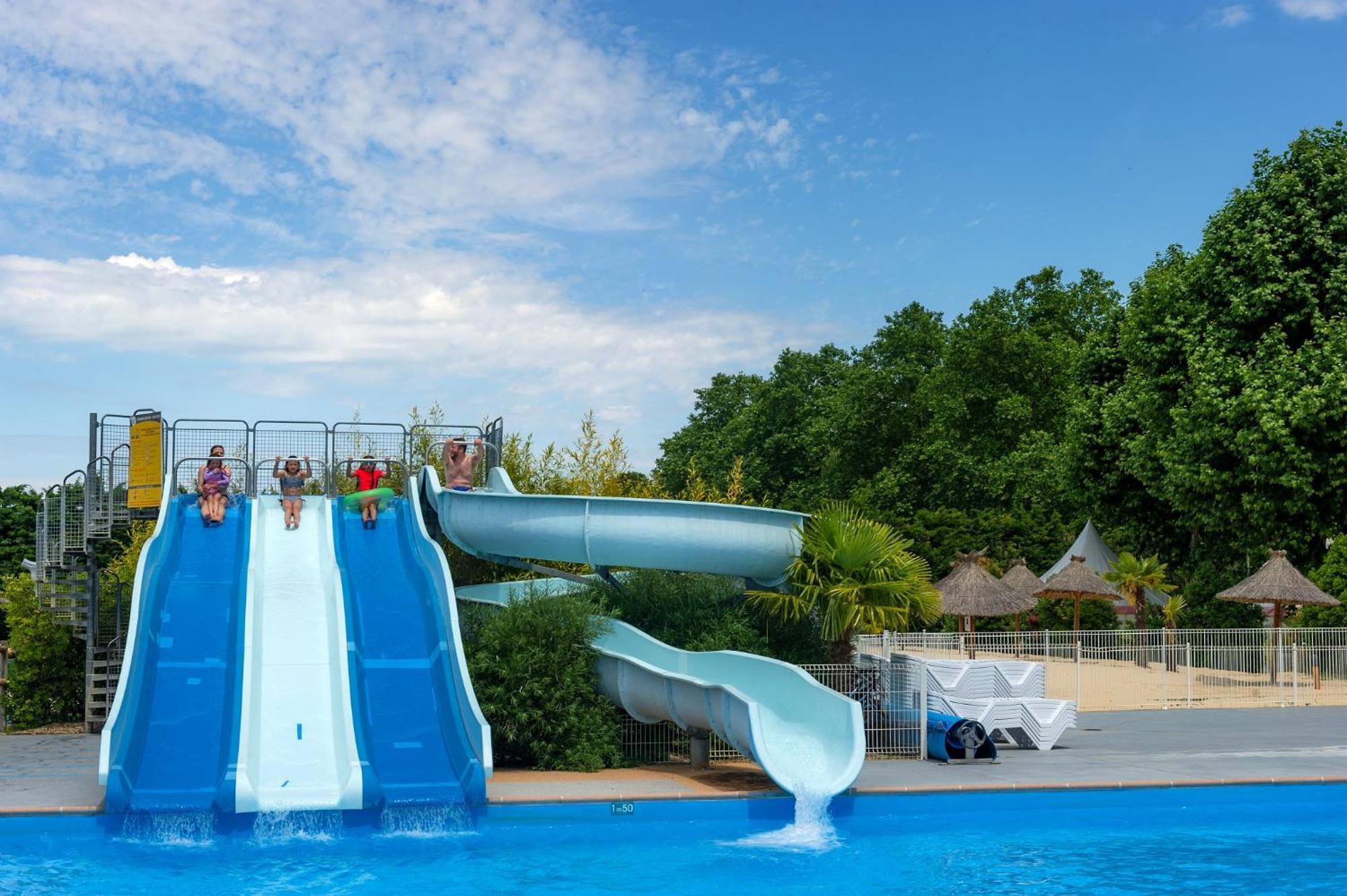 Camping Chateau De Galaure Chateauneuf-de-Galaure 外观 照片